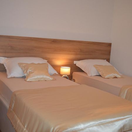 Blue Lake Luxury Rooms Grabovica Bagian luar foto